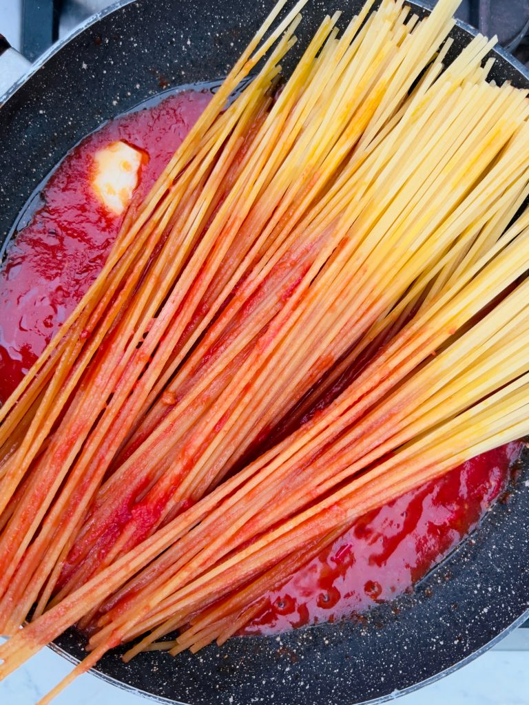 Spaghetti all’assassina, Bari’s killer spaghetti