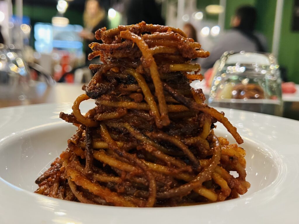 Spaghetti all’assassina, Bari’s killer spaghetti | Photo copyright ©️ the Puglia Guys for the Big Gay Puglia Guides, local guides to Puglia’s best restaurants, food, accommodation and beaches.