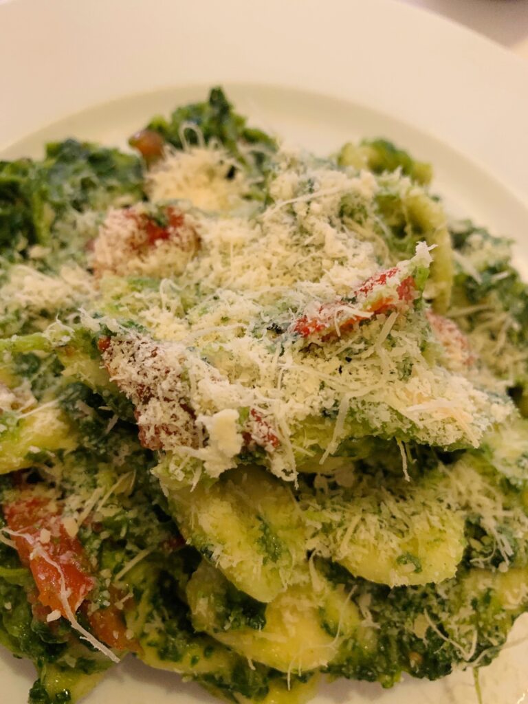 Orecchiette con cime di rapa recipe for orecchiette with broccoli rabe traditional puglia recipe from Italy