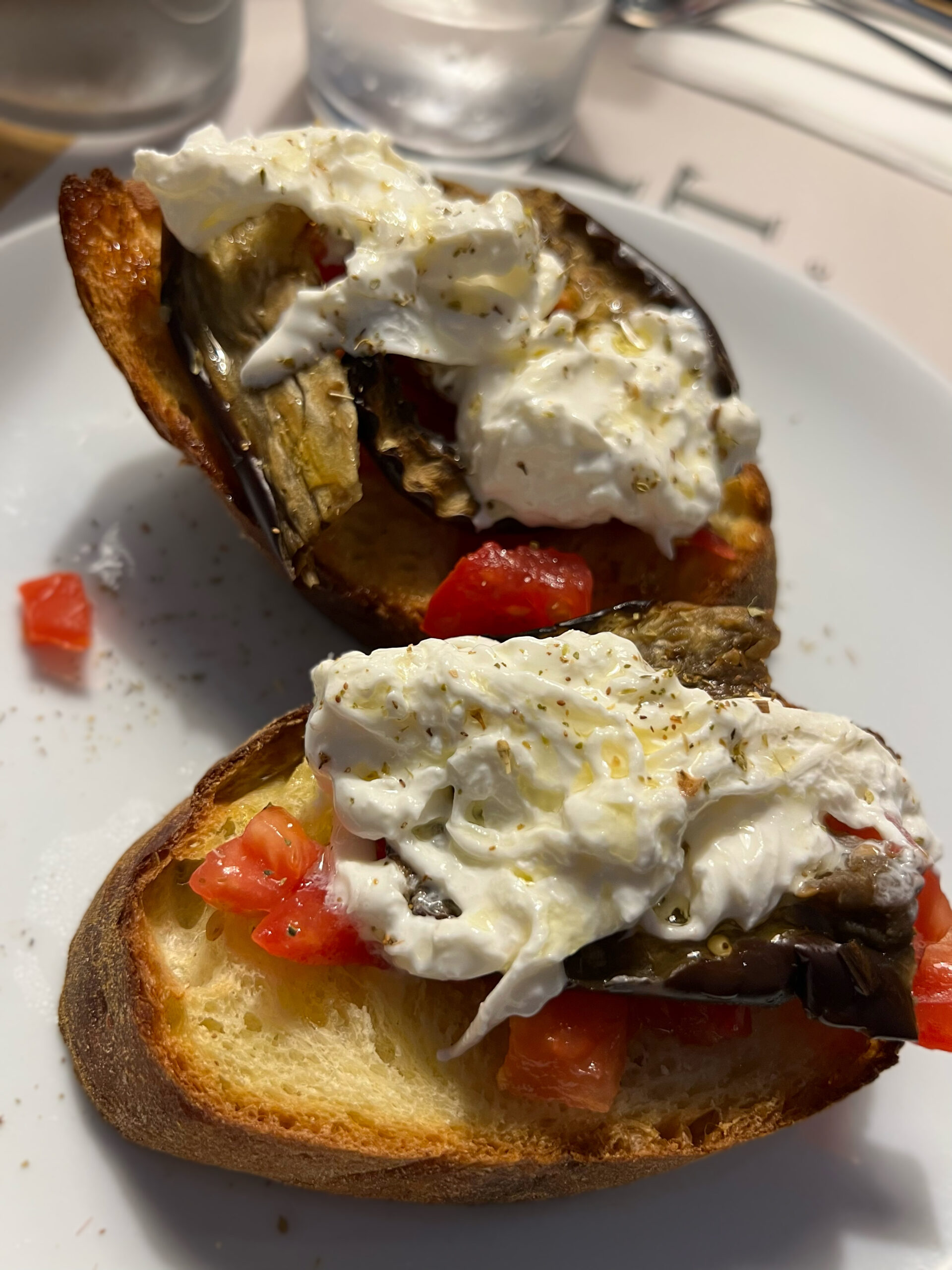 The Puglia Guys eating out guide to Ostuni. Our favorite top spot for lunch is Ostuni Bistrot. Friendly family service, delicious food and good value. And it’s located on the main square.