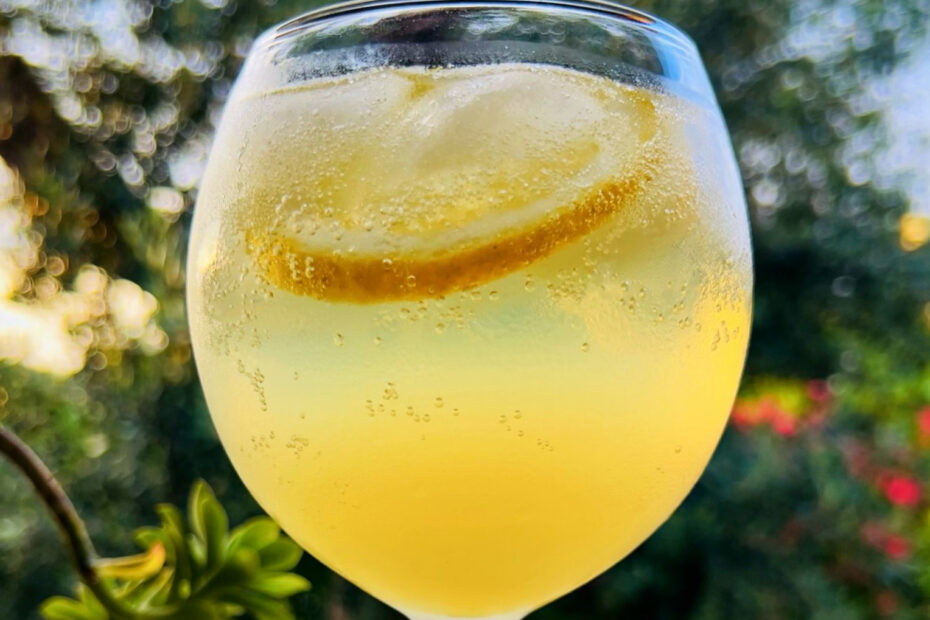 Limoncello spritz made from lemons from Puglia, a refreshing zingy summer alternative to aperol spritz. Photo and recipe by the Puglia Guys.