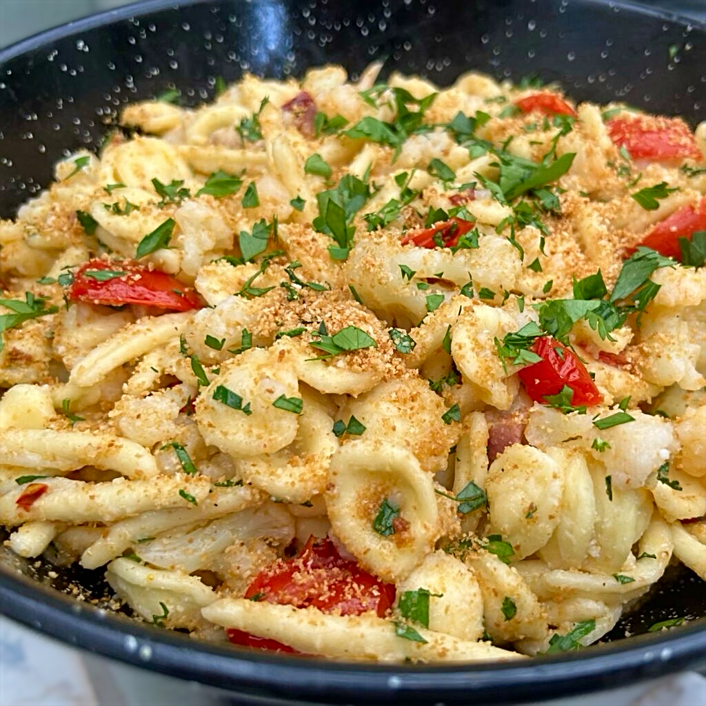 Pasta e cavolfiore pasta and cauliflower a taste sensation from Puglia Photo © the Puglia Guys for the Big Gay Podcast from Puglia guides to gay Puglia, Italy’s top gay summer and destination. One of Italy’s best foodie destinations.